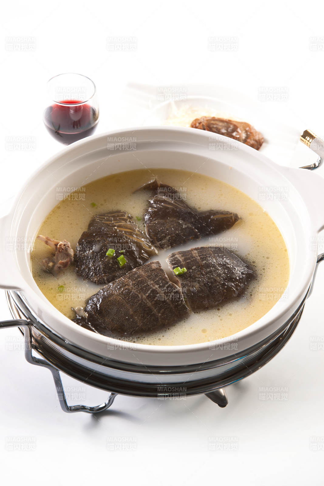 砂锅奶汤炖甲鱼图片