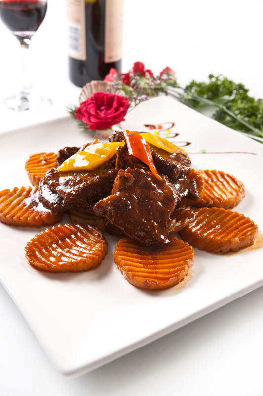 彩椒杏鲍菇酱爆牛仔骨图片