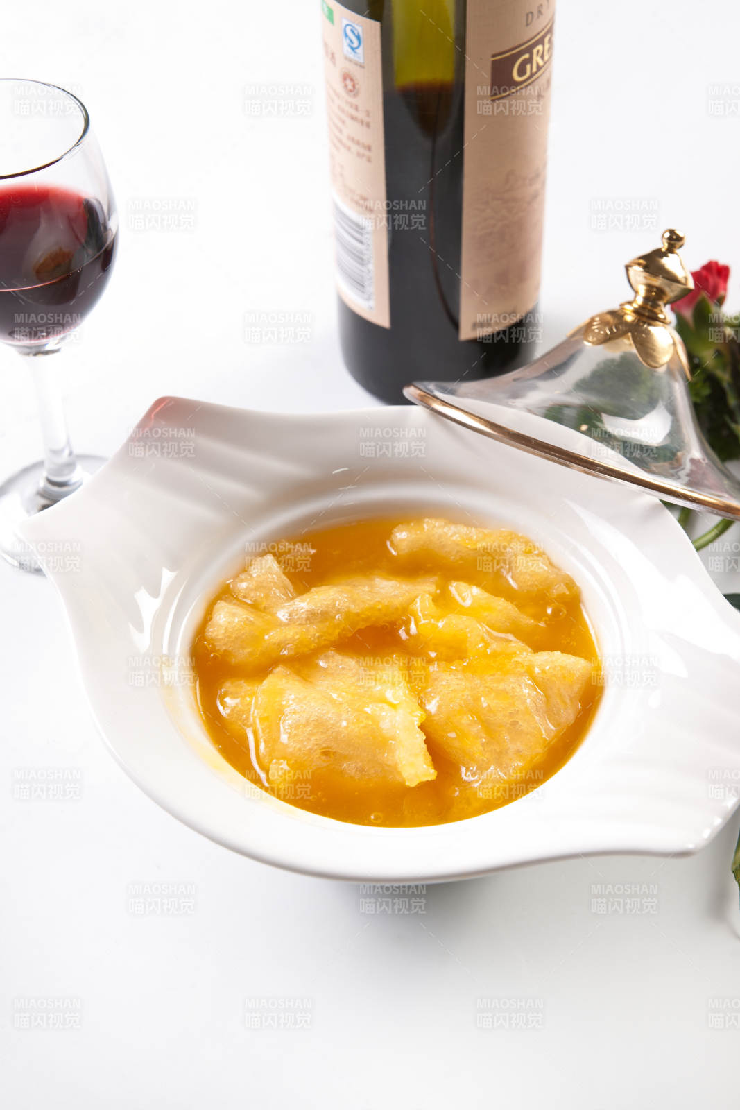 鲍鱼汁炖花胶鱼唇图片