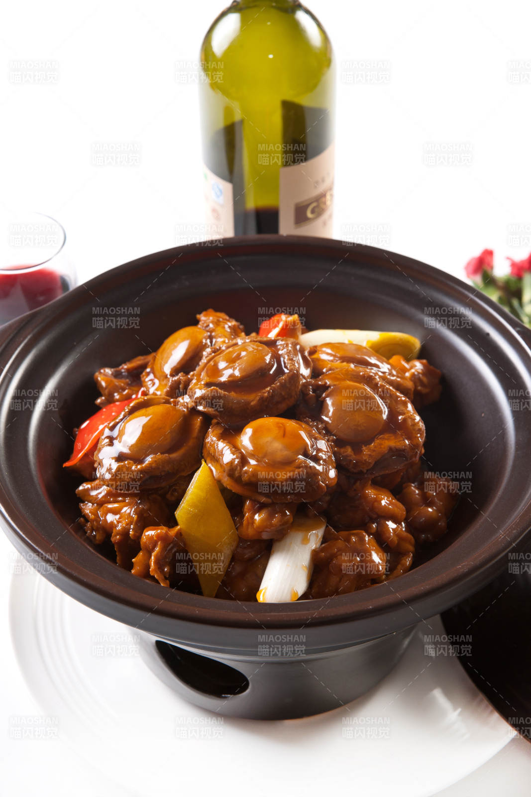 砂锅南非鲍烧柴鸡块图片