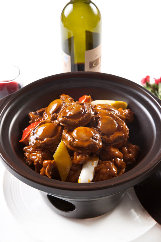 砂锅南非鲍烧柴鸡块图片