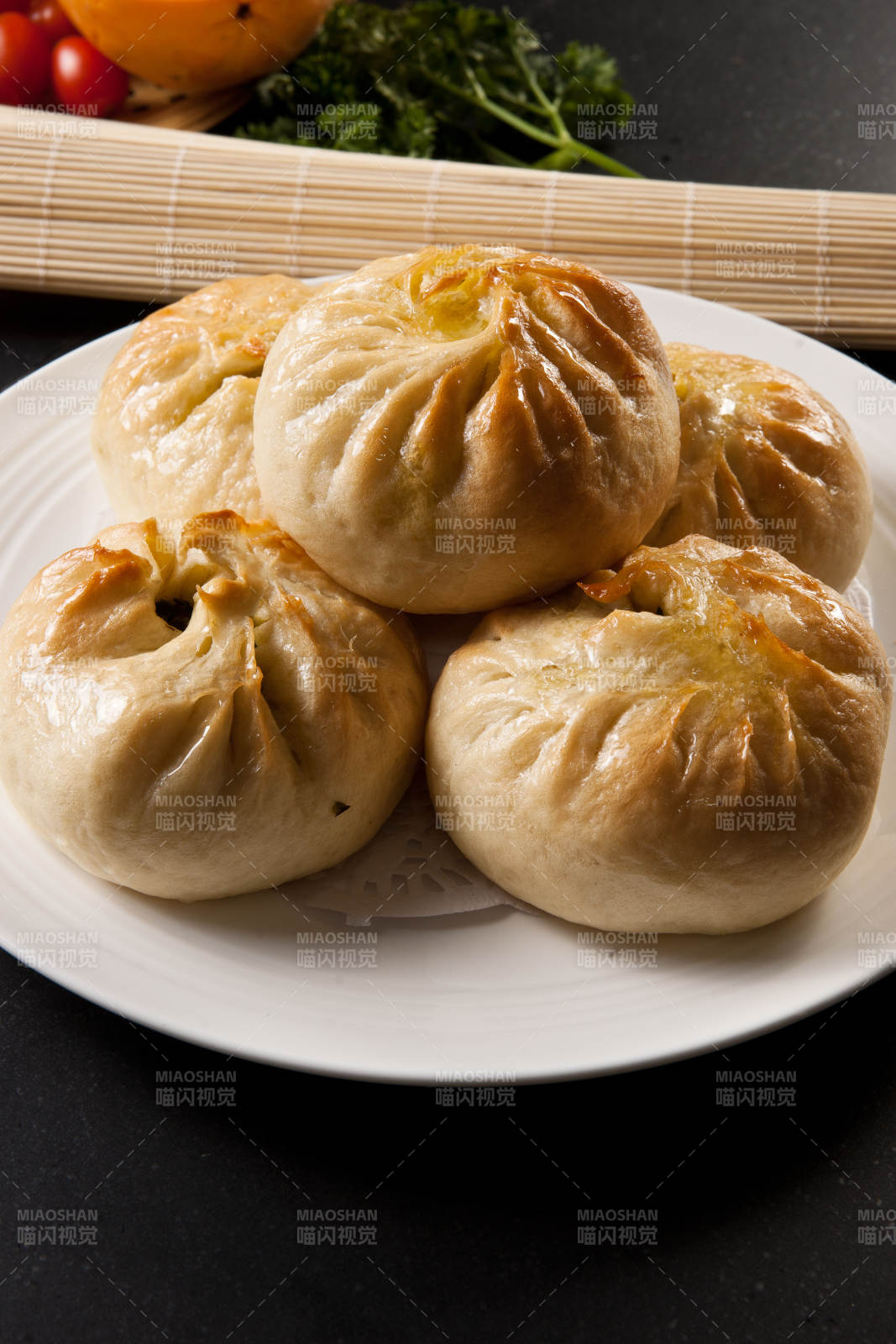 美味炭烤包子图片