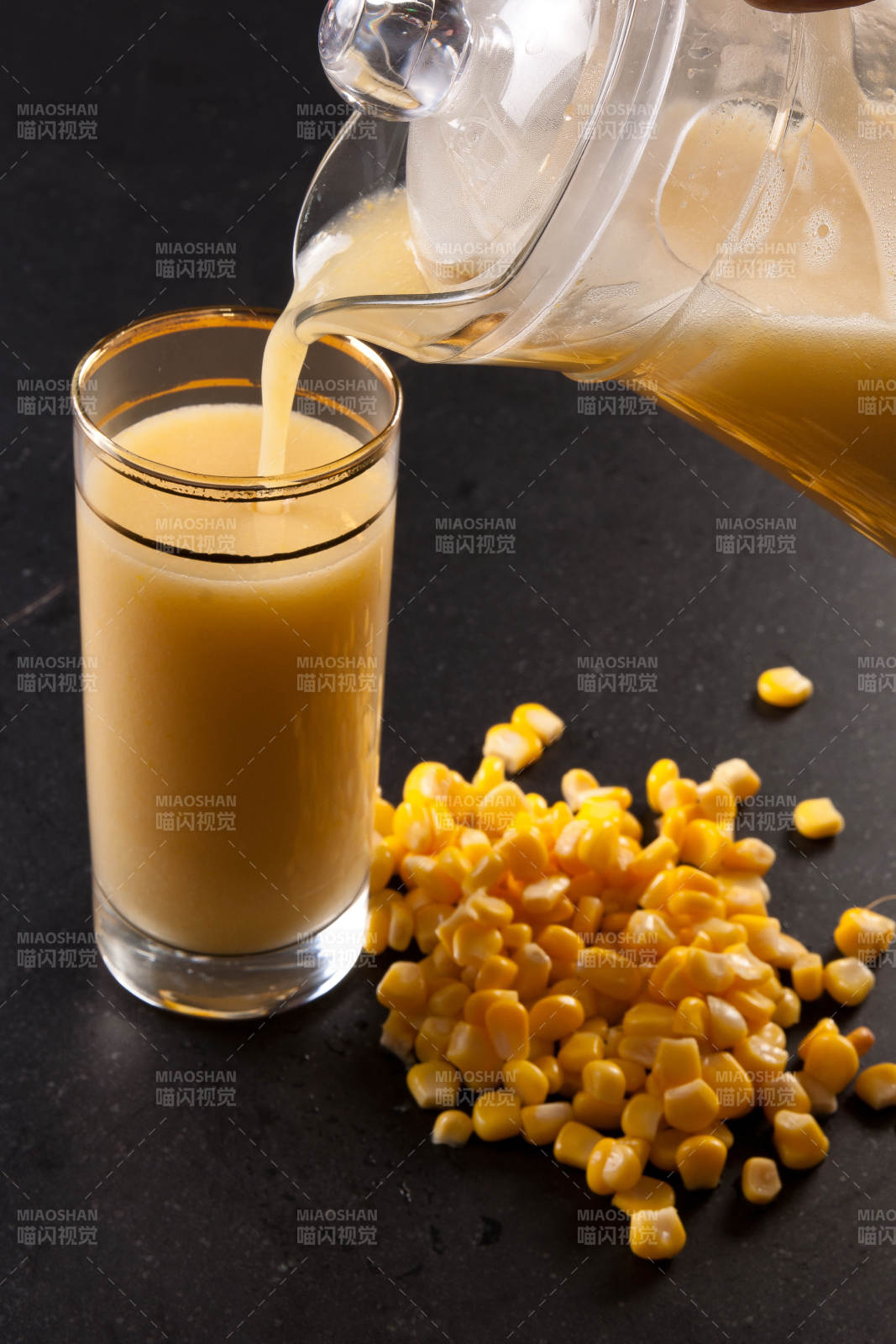 鲜榨果蔬汁图片