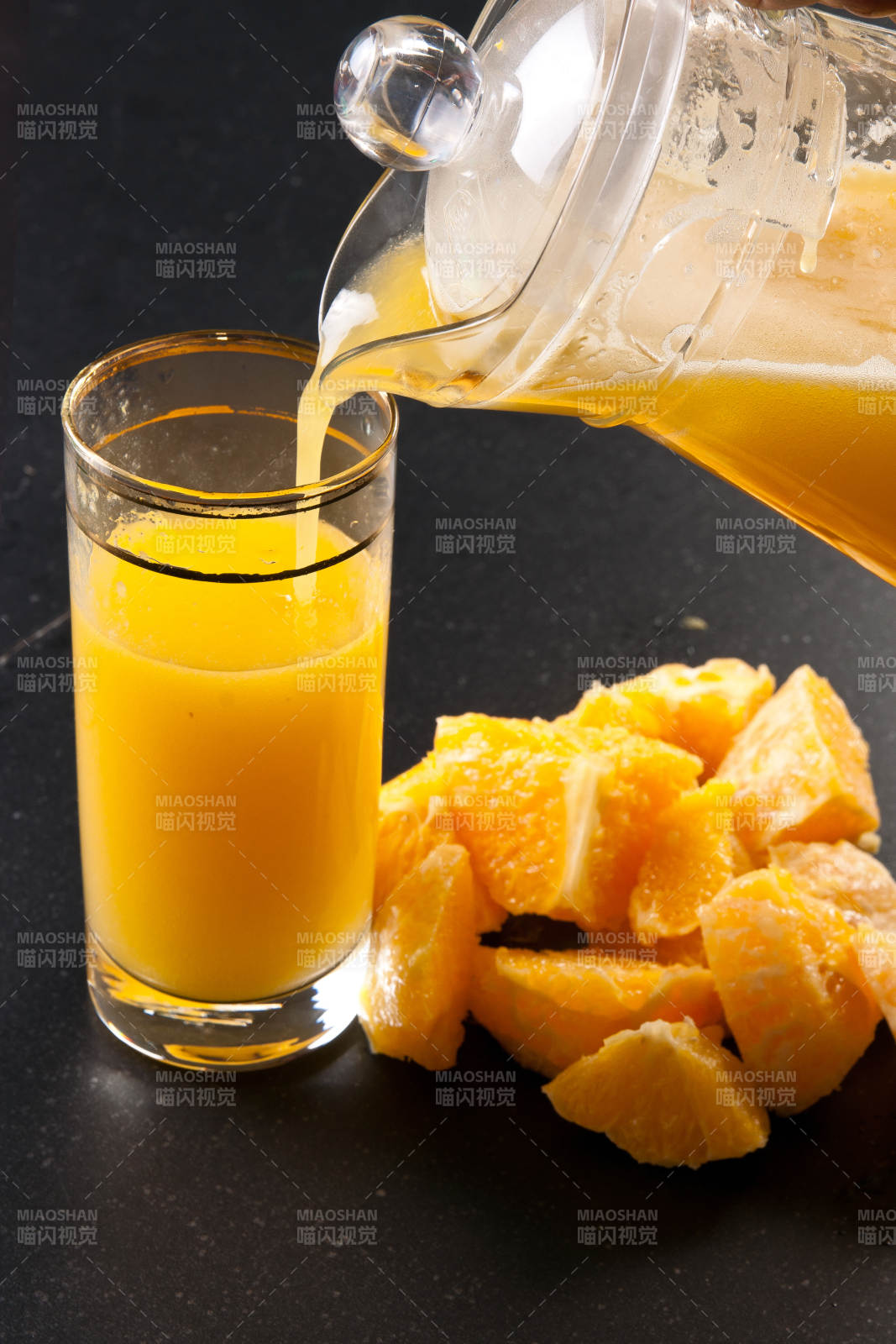 鲜榨果蔬汁图片