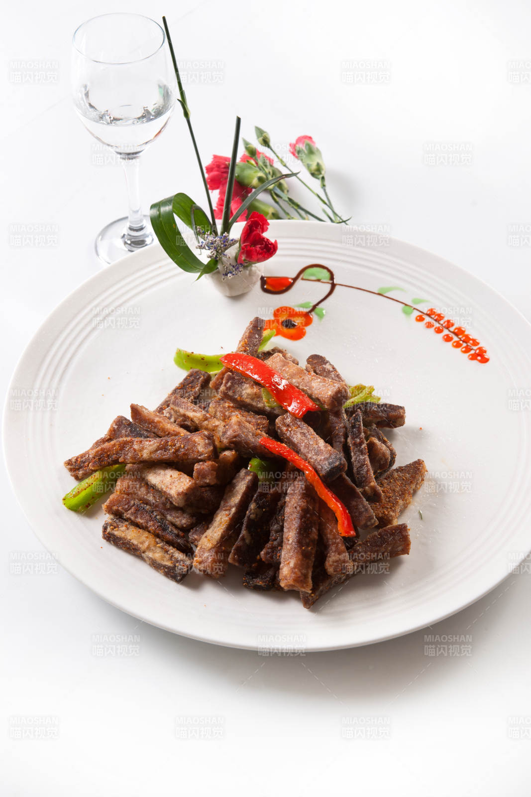 彩椒干炸小驴肉图片