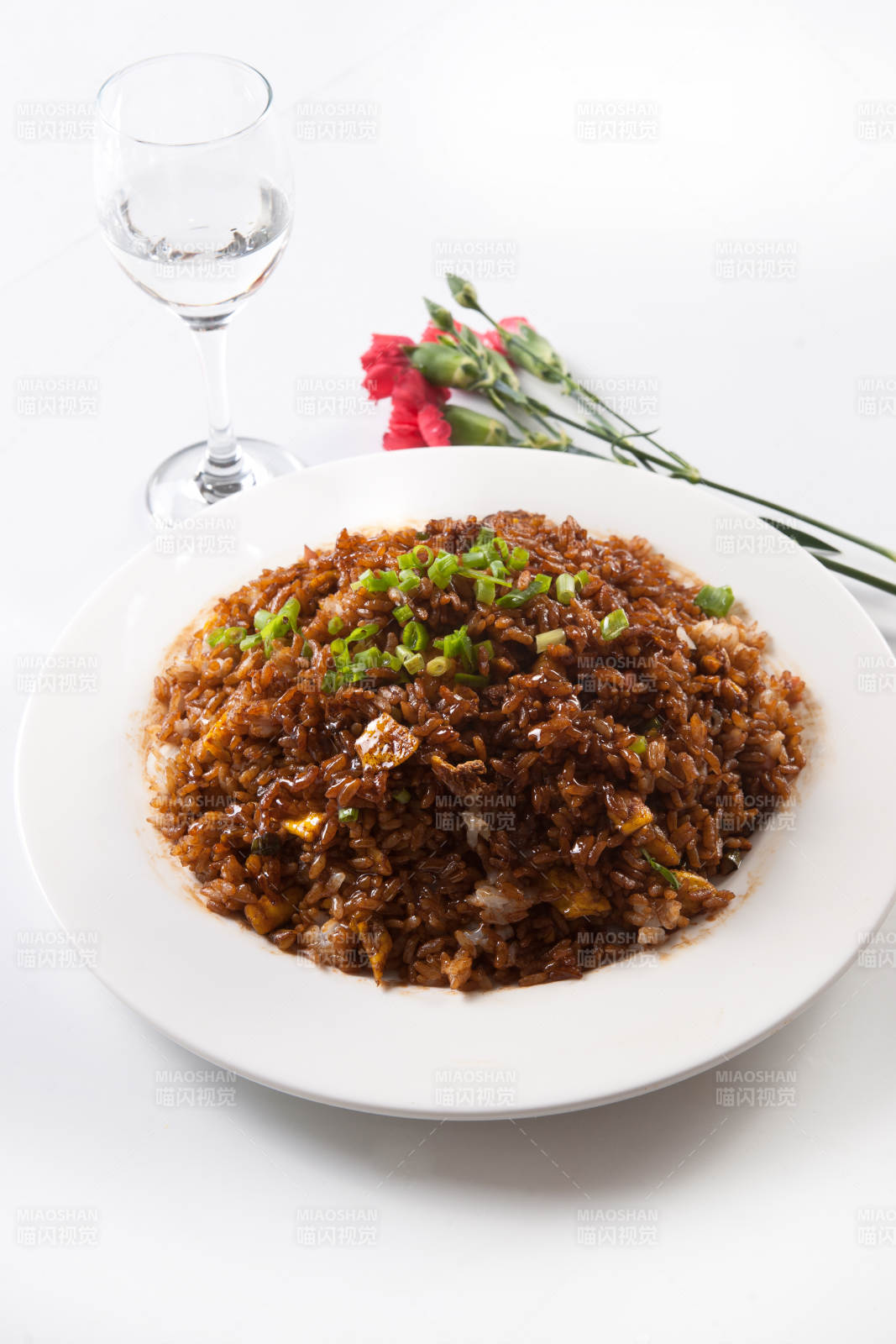 美味酱油炒饭图片