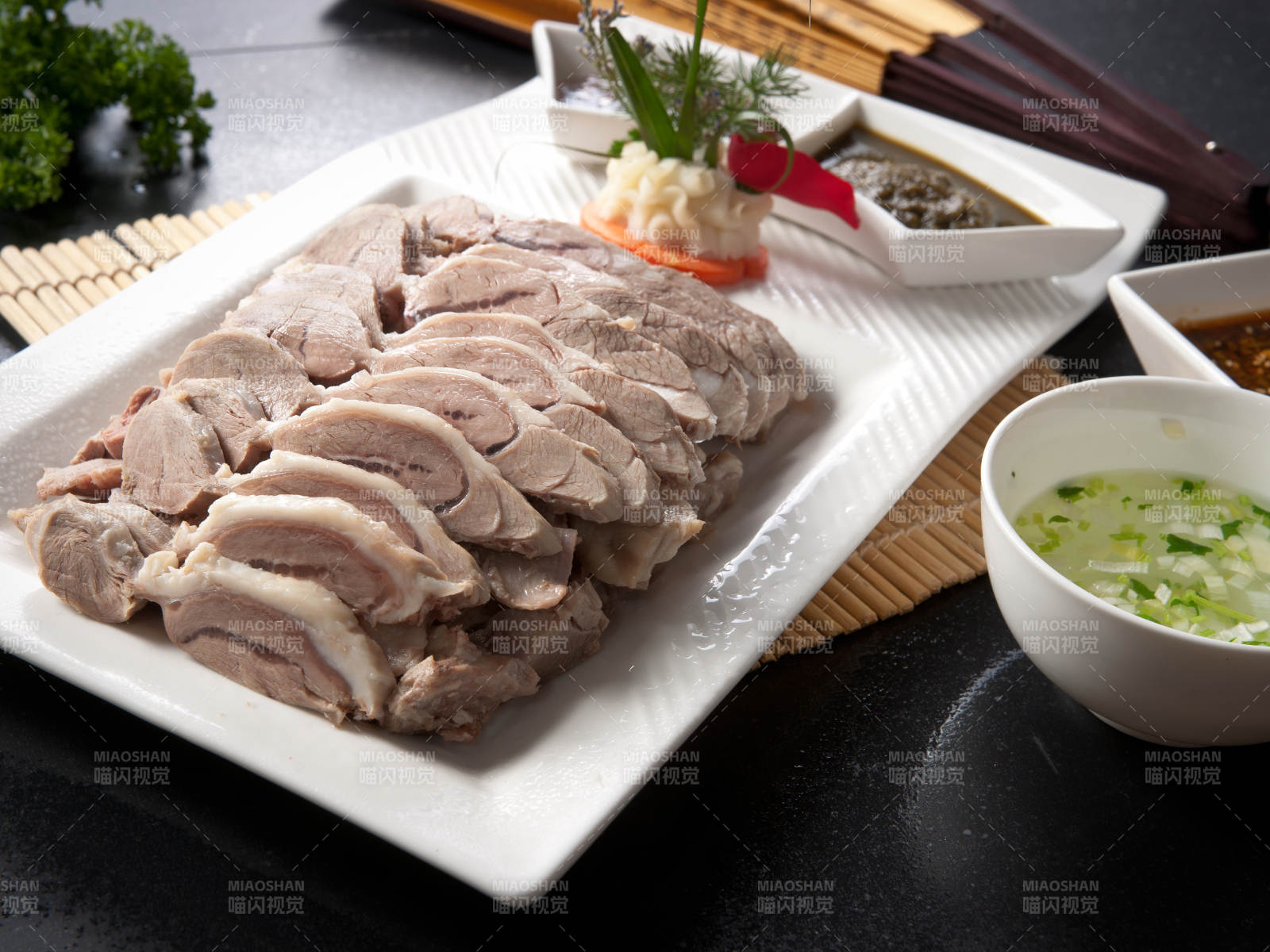 蒙餐手把肉图片