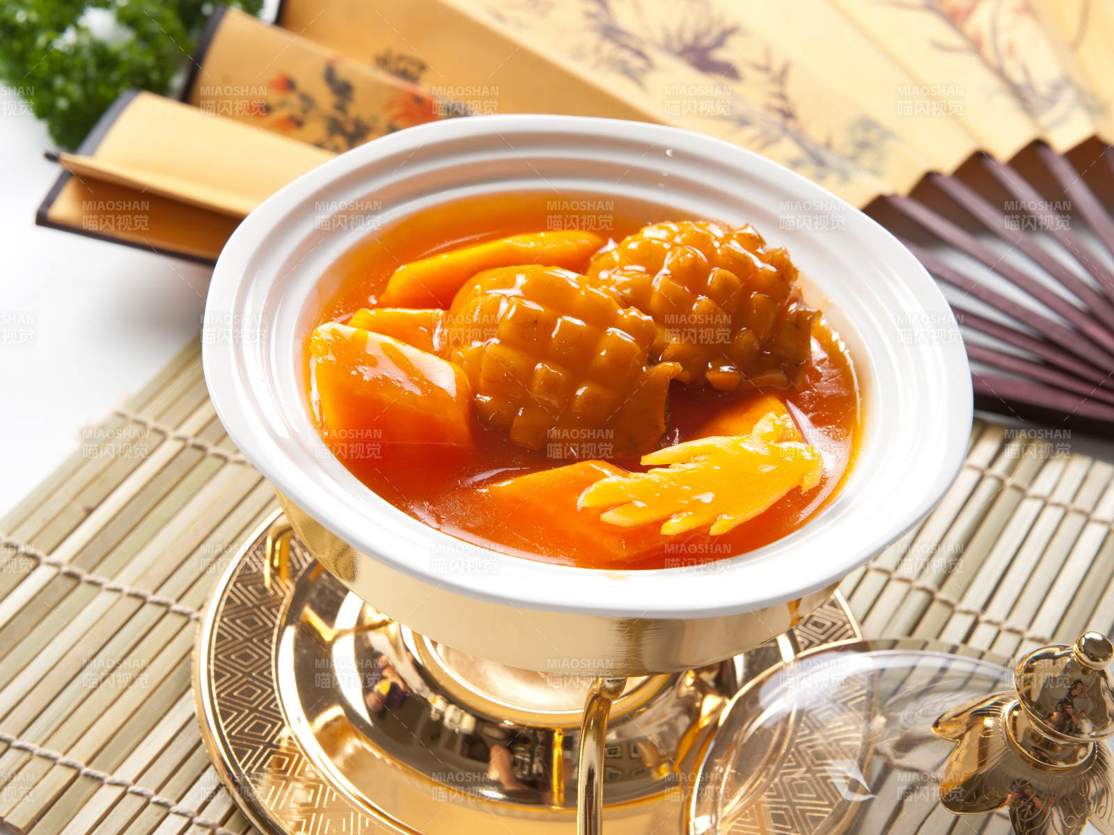 燕鲍翅浓汤木瓜炖鲜鲍鱼图片