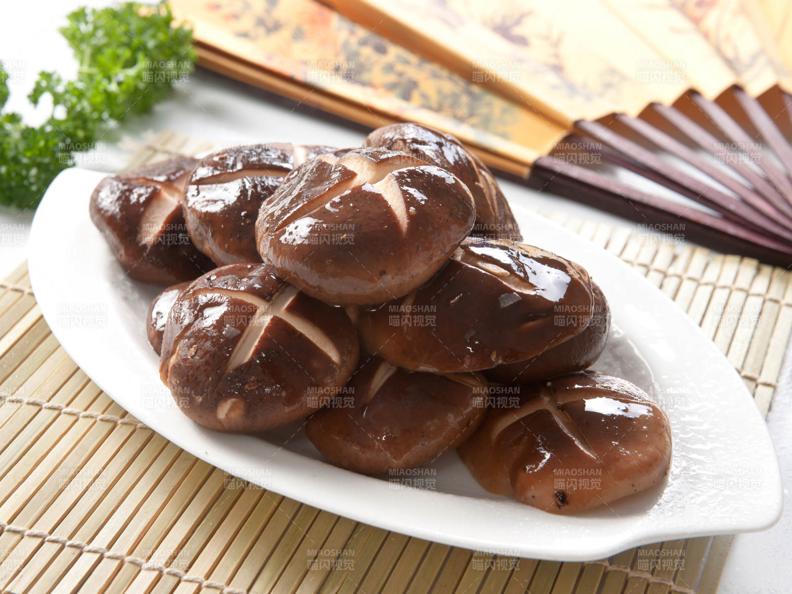 火锅食材香菇图片