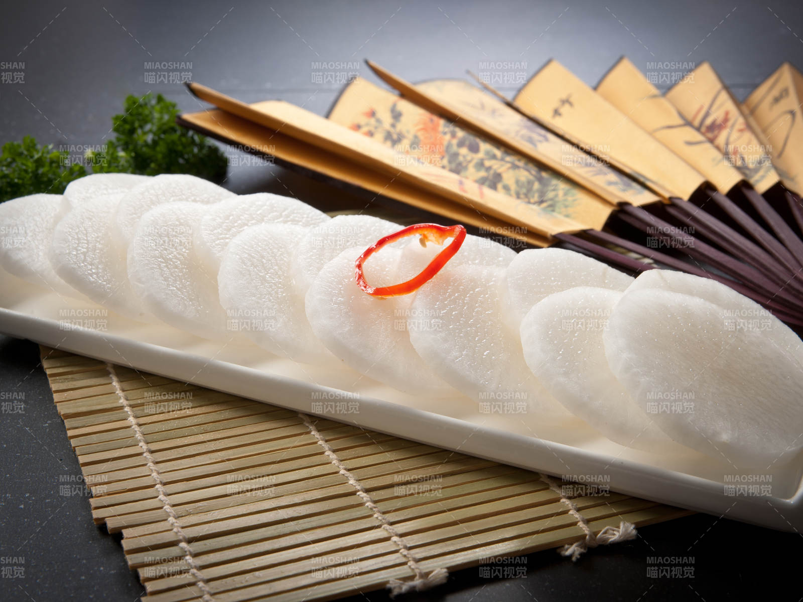 火锅食材白萝卜切片图片