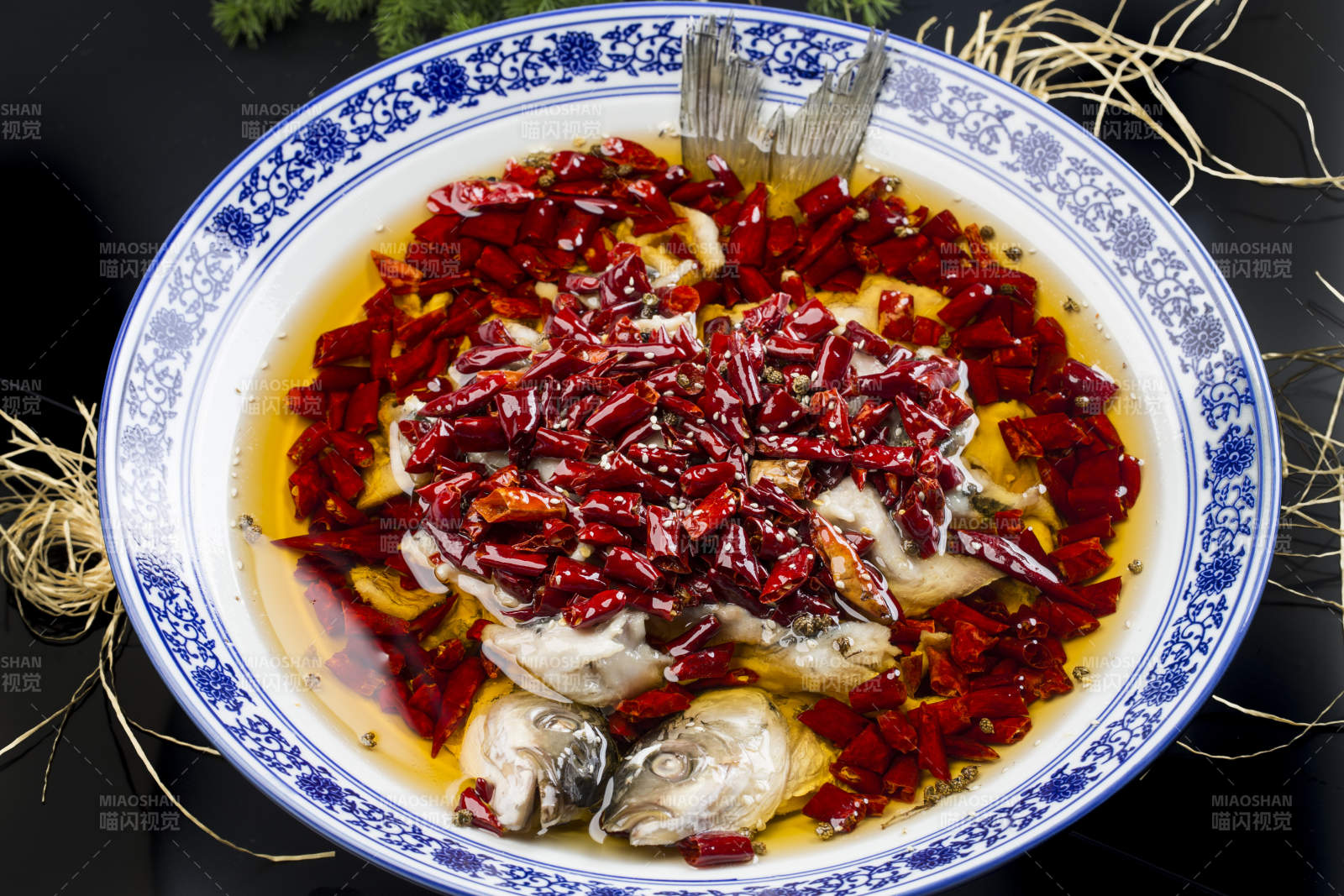 沸腾飘香水煮鱼图片