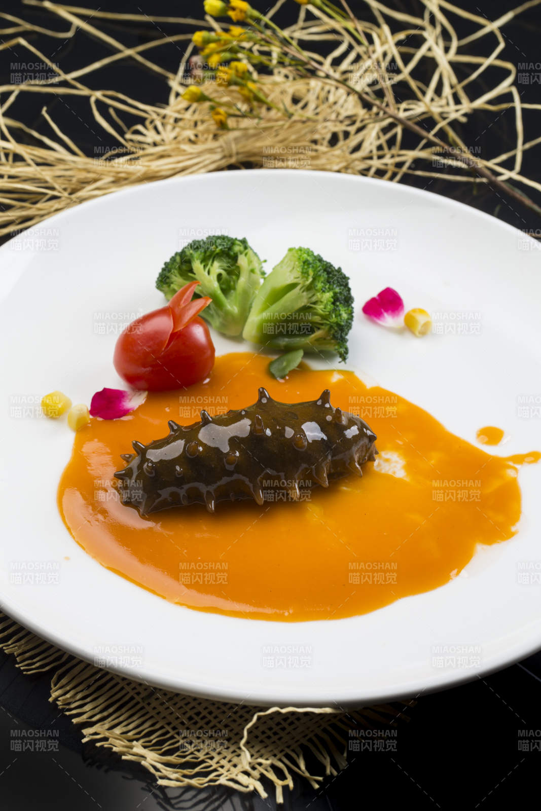 鲍汁扣辽参图片