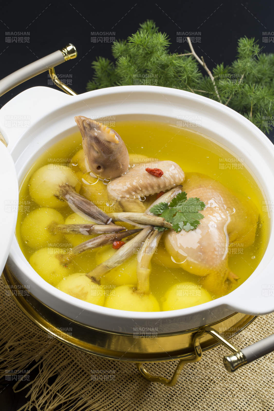 清炖农家柴鸡提灯蛋图片