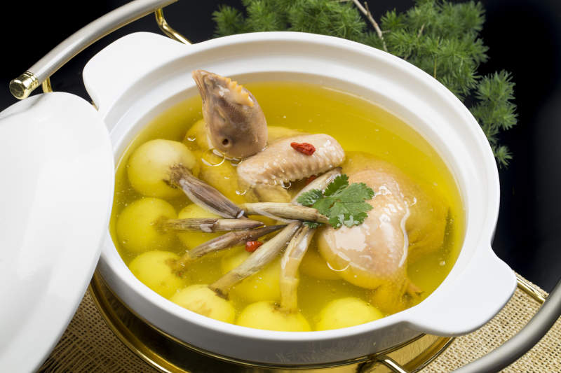 清炖农家柴鸡提灯蛋图片