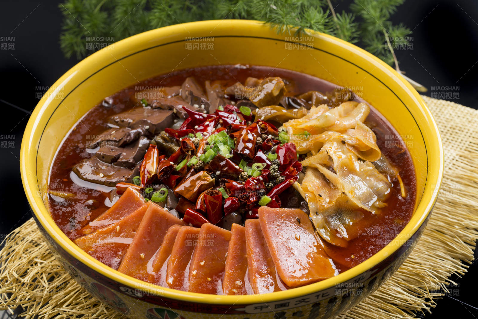 红油麻辣毛血旺图片