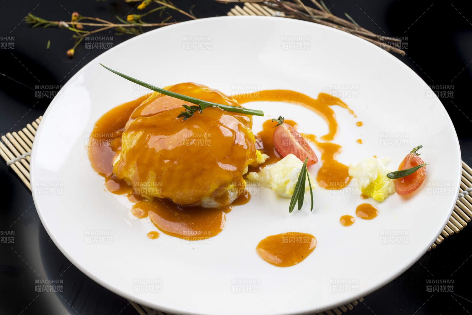 包菜浇汁蒸水晶大虾卷图片