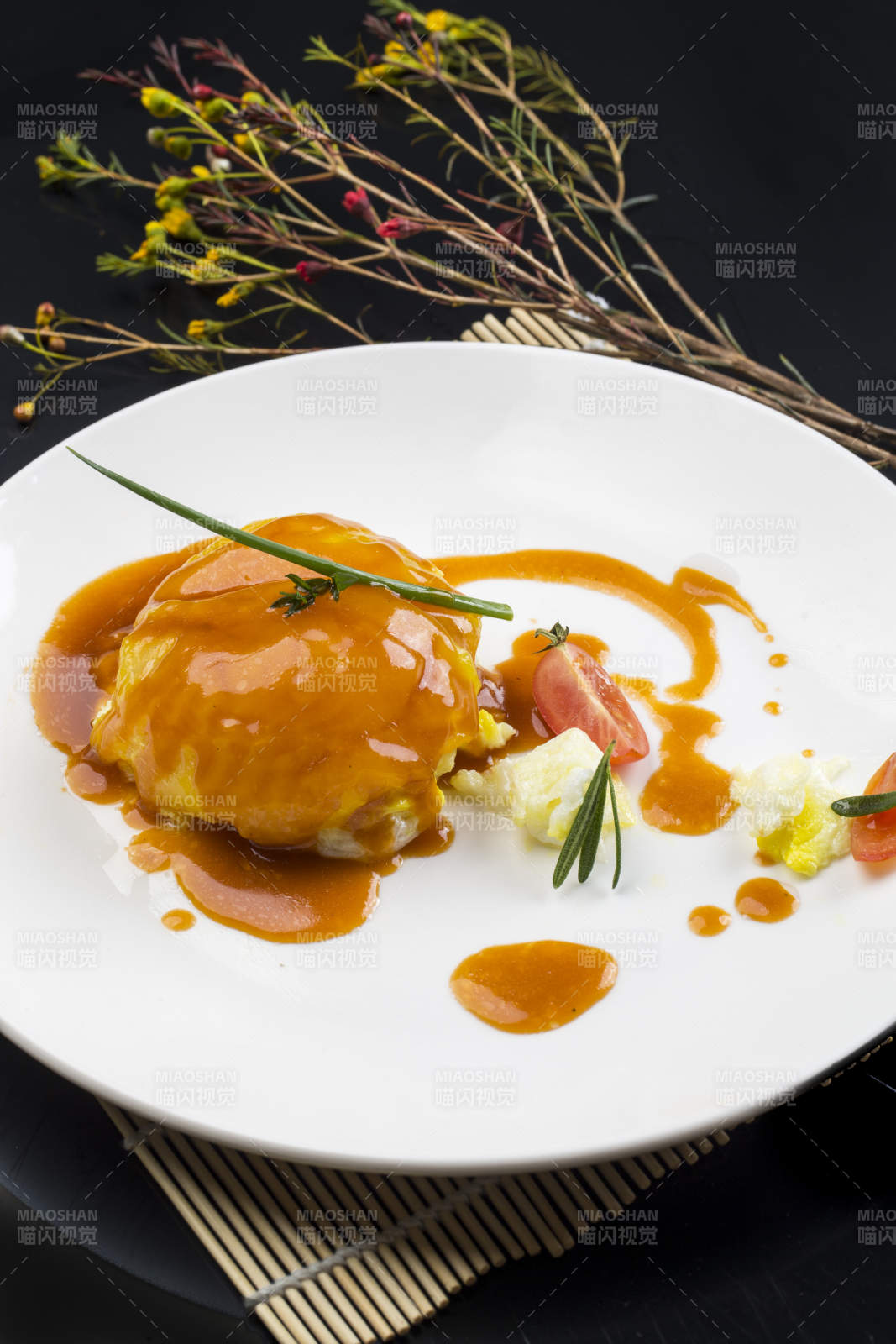 包菜浇汁蒸水晶大虾卷图片