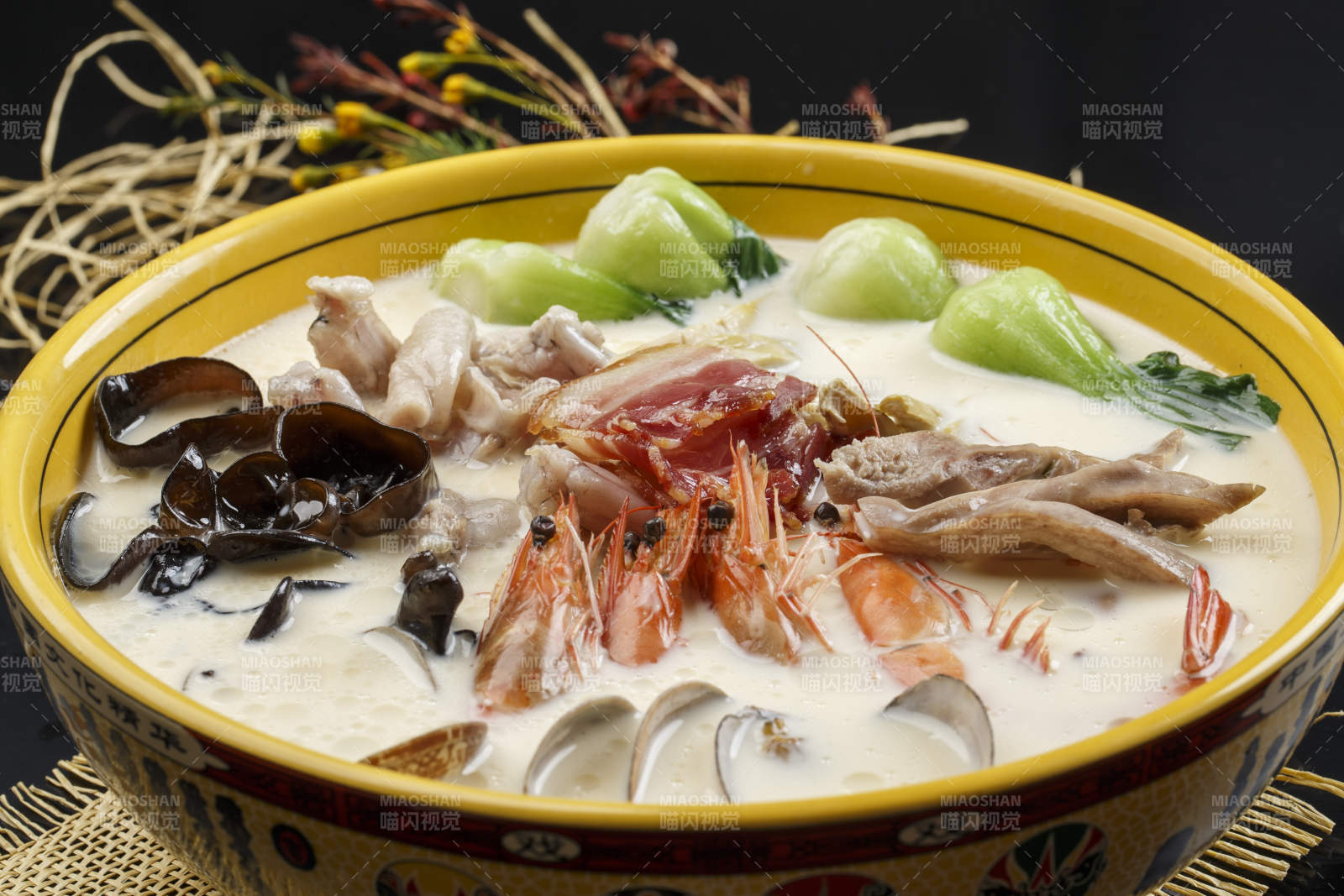 浓汤什锦海鲜汇图片