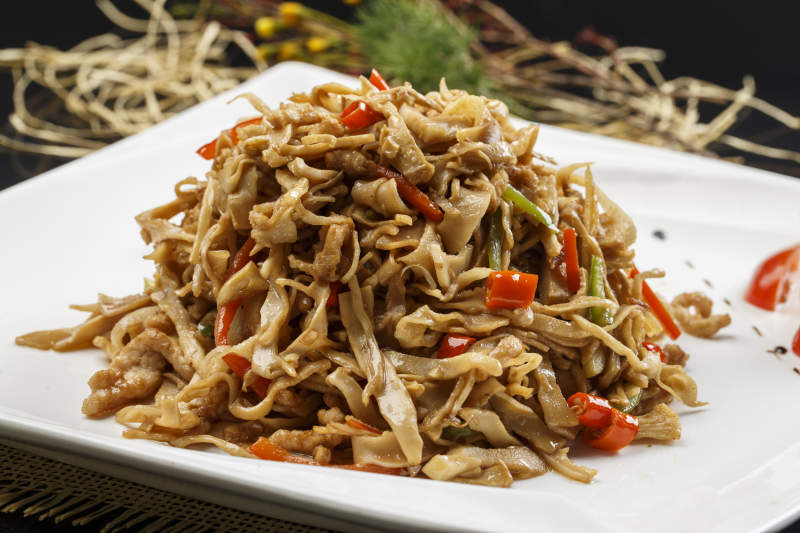 葫芦条米椒炝炒腊肉丁图片