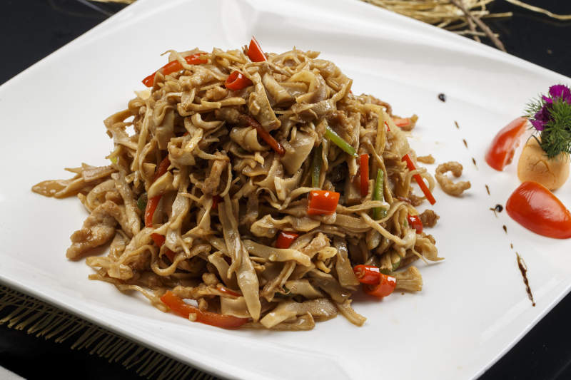 葫芦条米椒炝炒腊肉丁图片