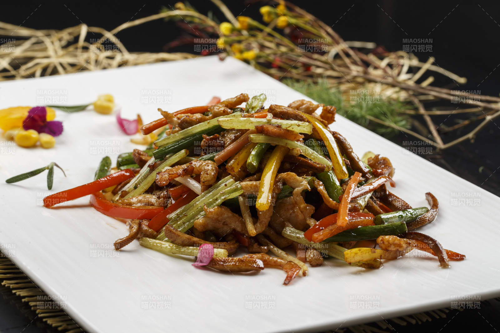 辣炒肉丝香干图片