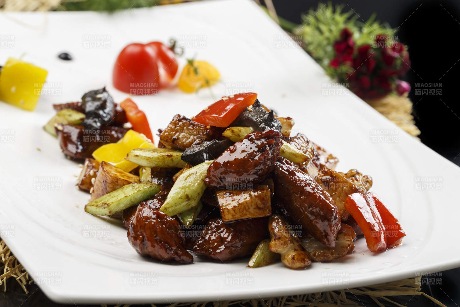 黑胡椒酱爆牛仔粒图片