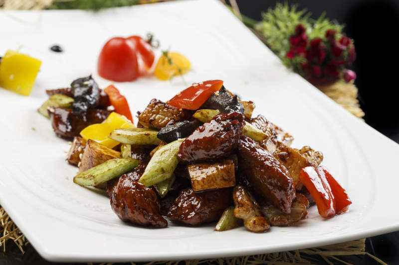 黑胡椒酱爆牛仔粒图片