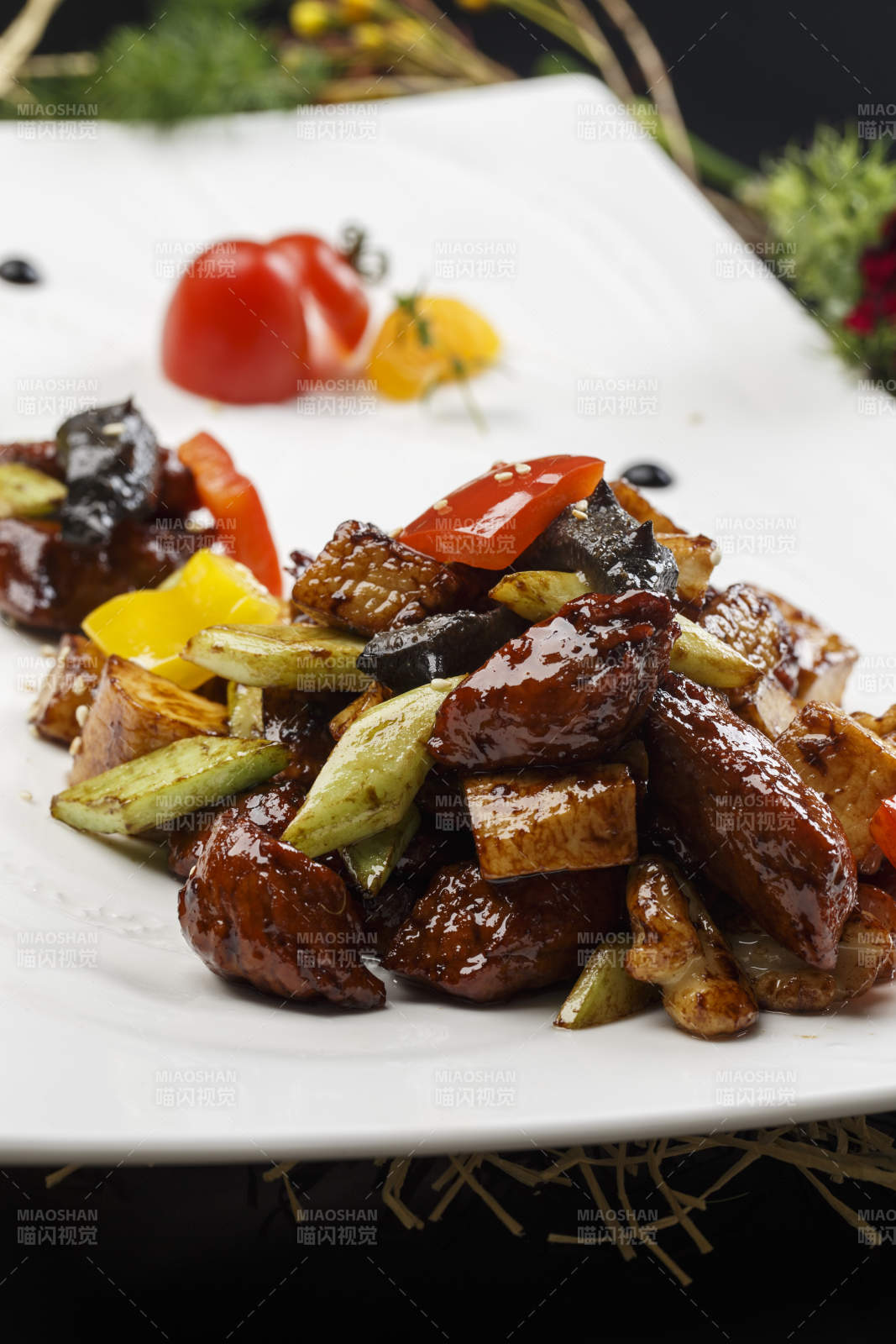 黑胡椒酱爆牛仔粒图片