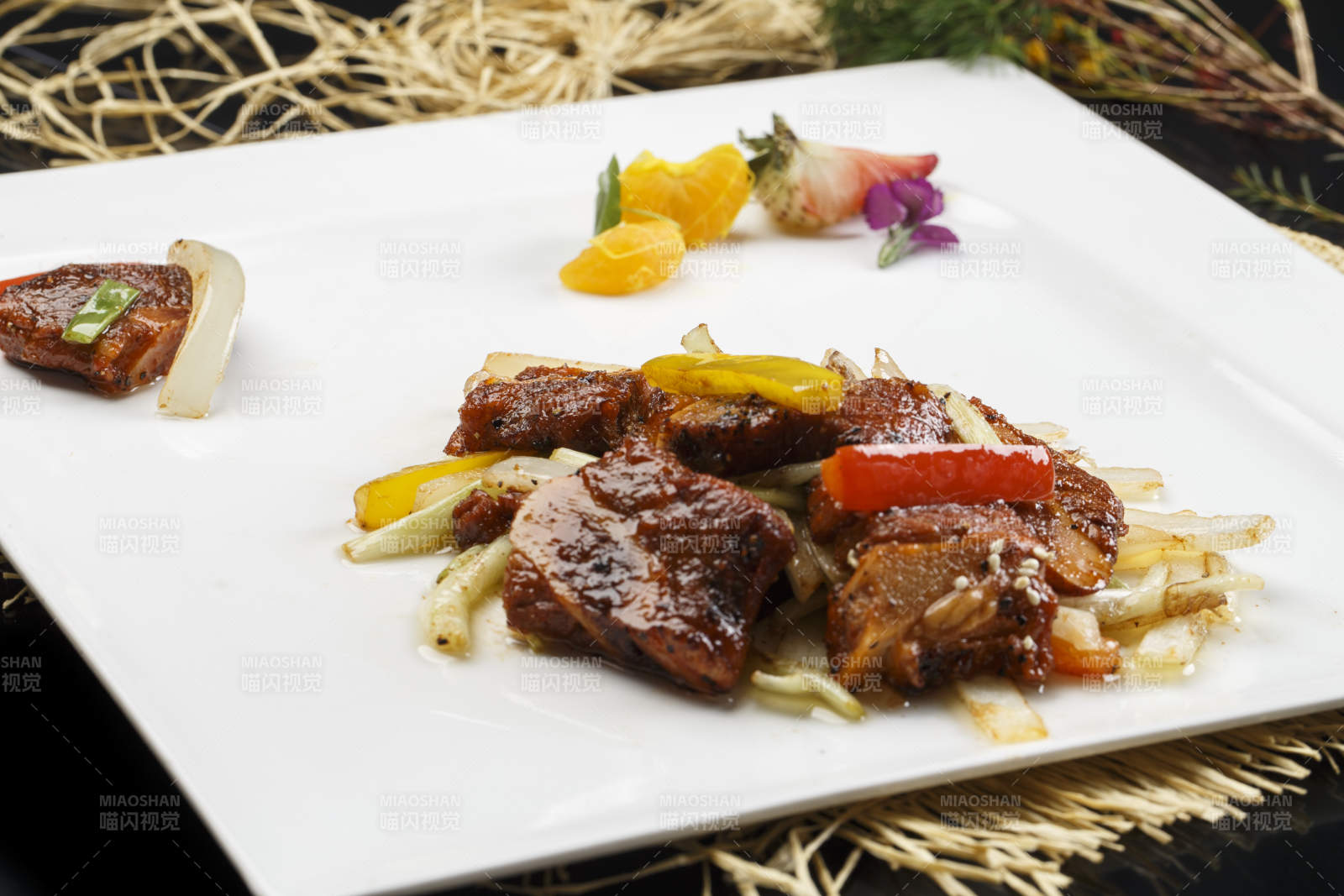 黑胡椒酱爆牛仔骨图片