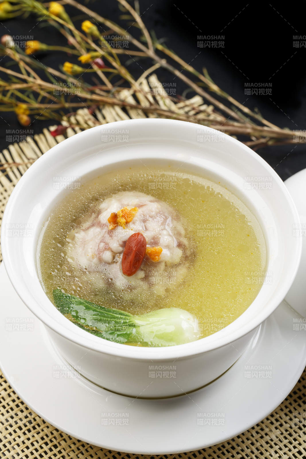 鲜鸡汤葵花大斩肉蟹粉狮子头图片