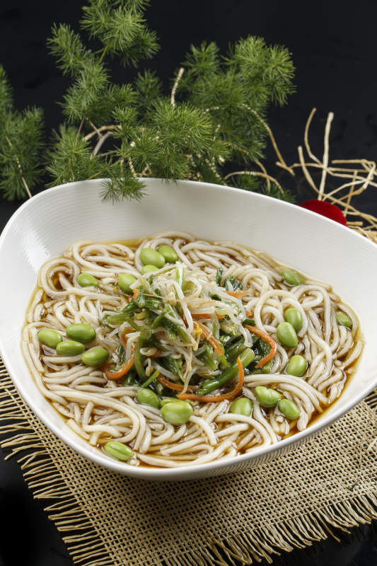 青豆酸汤米粉图片