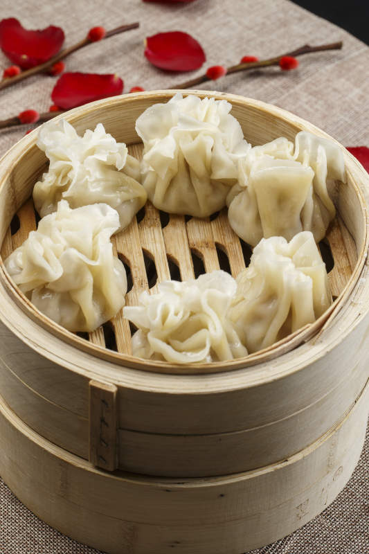 竹笼屉装的现蒸烧麦图片