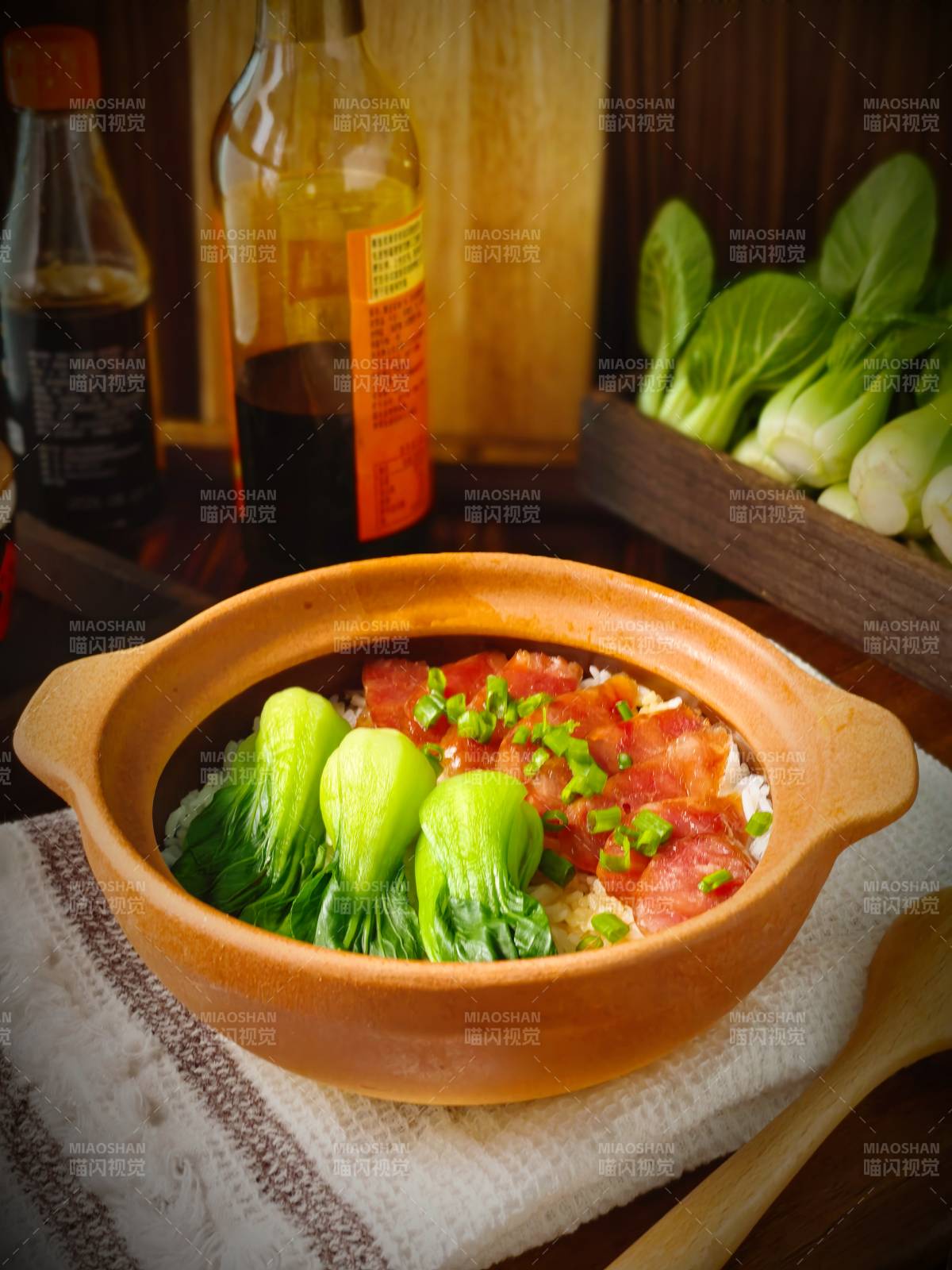 腊味煲仔饭图片