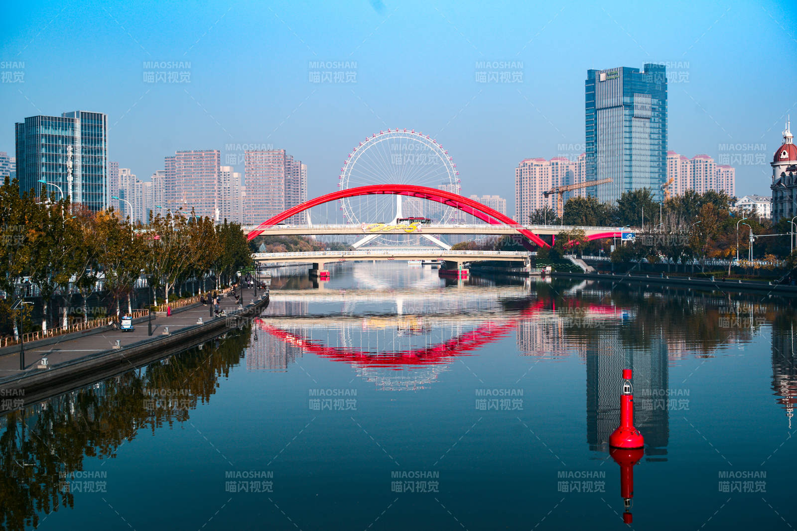 天津之眼城市河畔风光图片