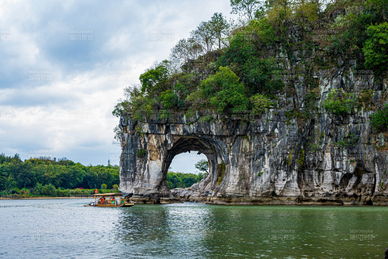 广西桂林象鼻山图片