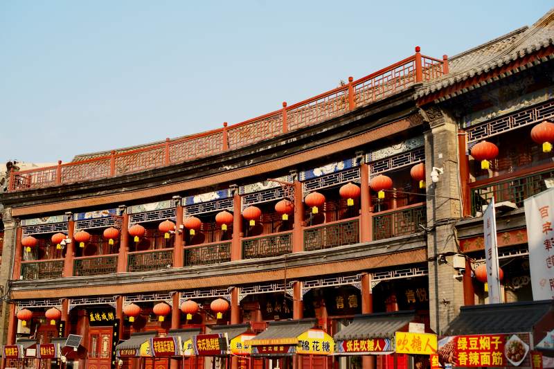 天津古文化街古色古香的商业街图片