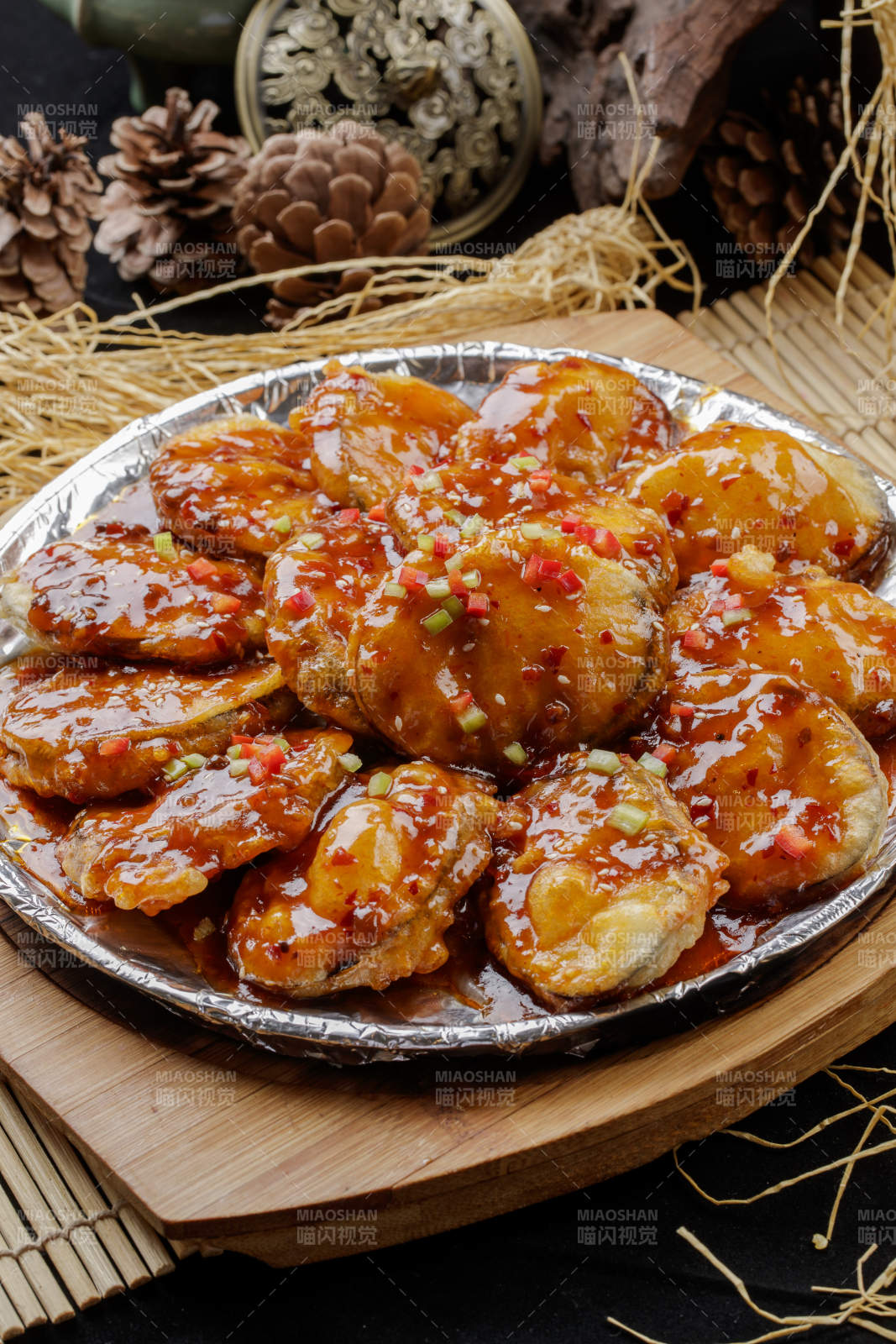 铁板浇汁香炸茄盒图片