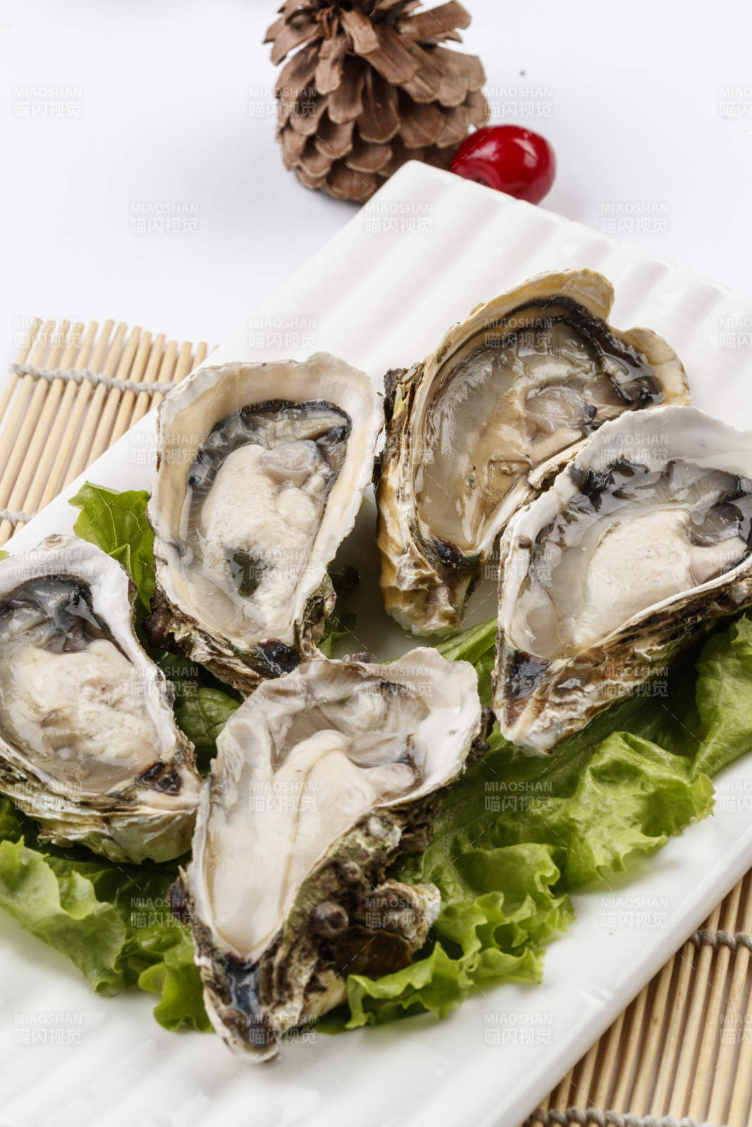 高档火锅料理食材生蚝图片