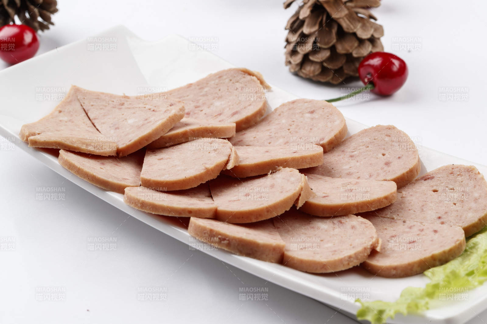 高档火锅料理食材午餐肉图片