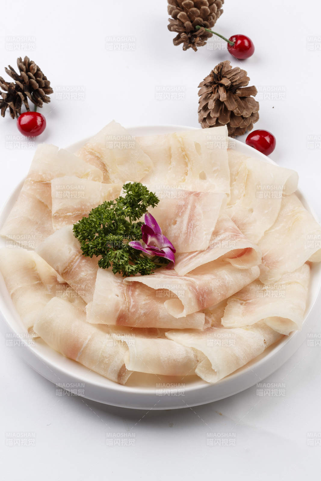 高档火锅料理食材鳕鱼片图片