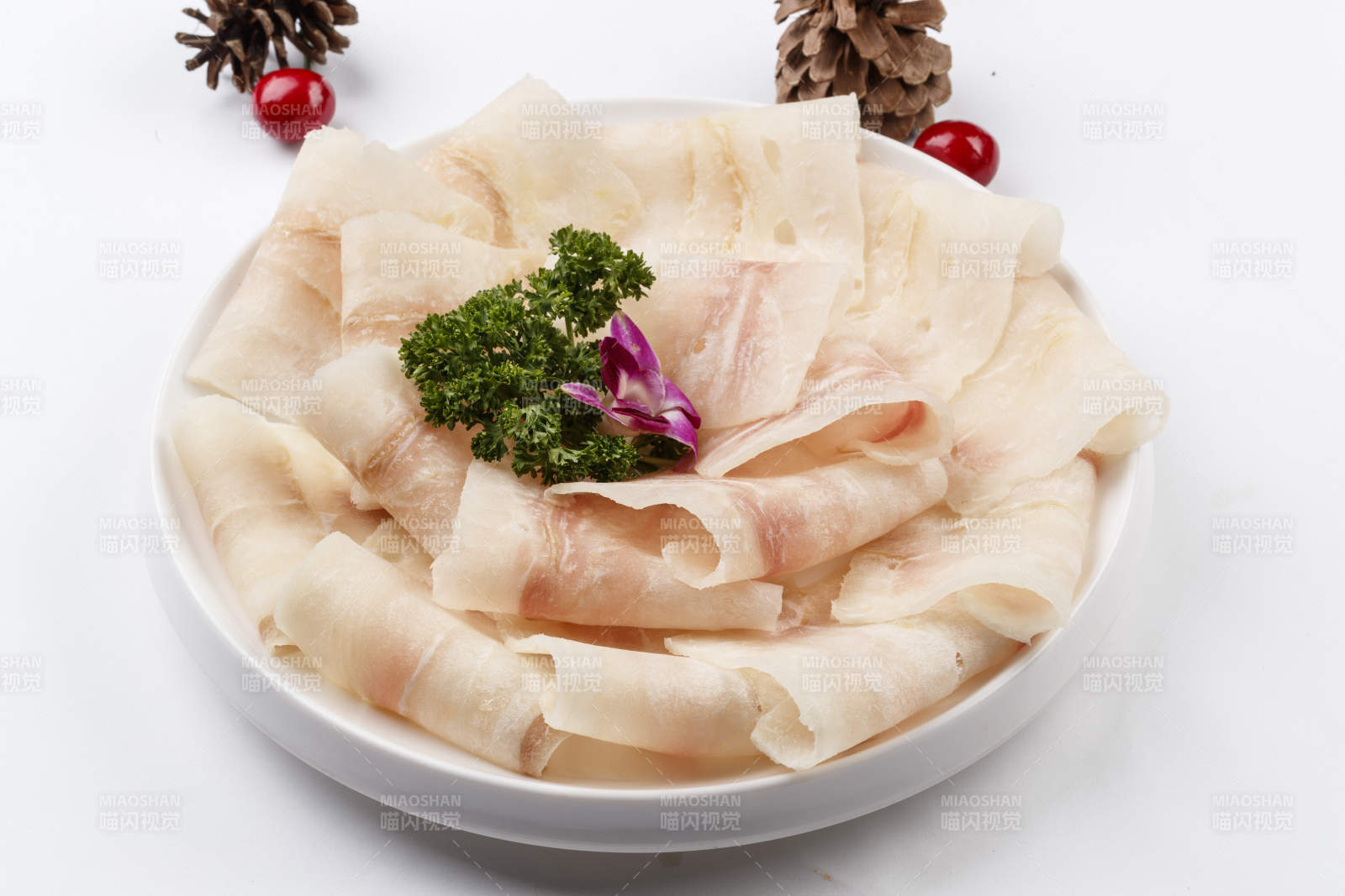 高档火锅料理食材鳕鱼片图片