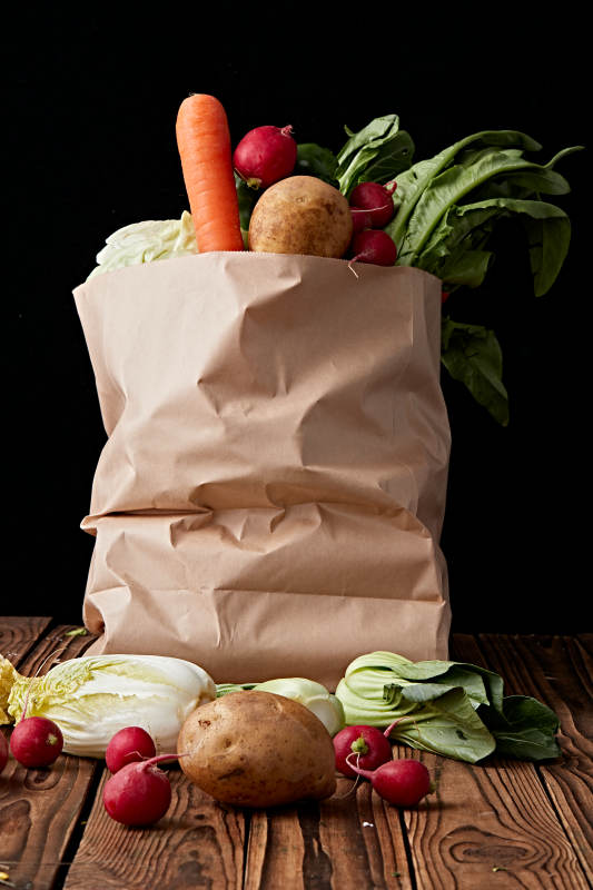 一堆农场新鲜采摘蔬菜图片