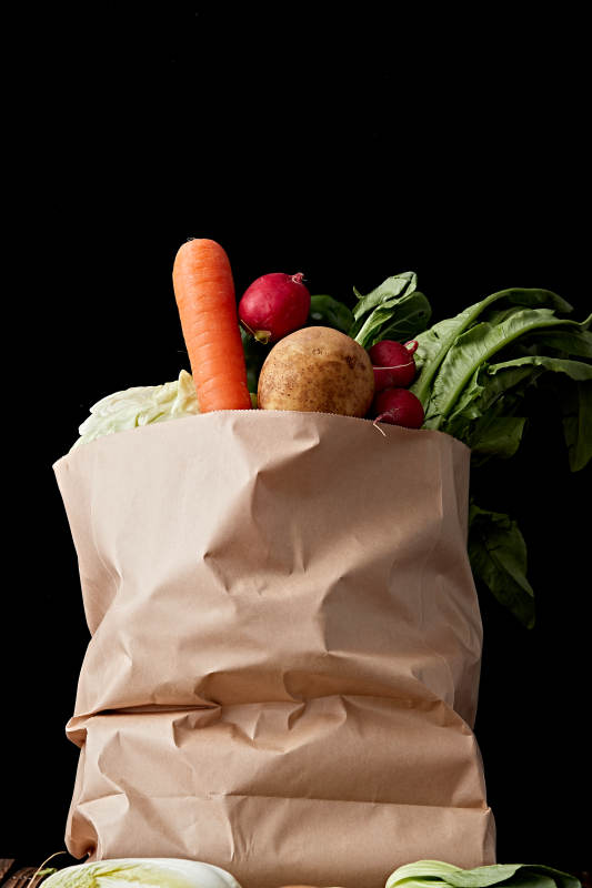 一堆农场新鲜采摘蔬菜图片