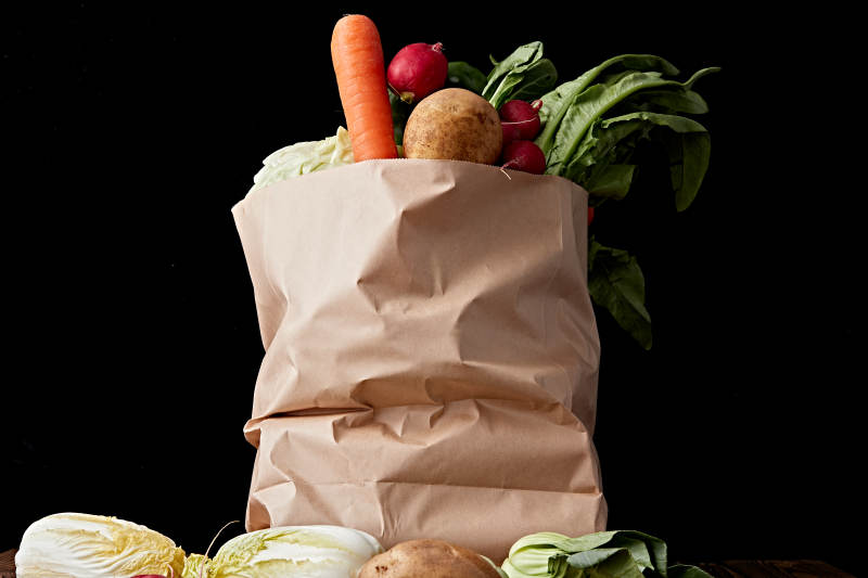 一堆农场新鲜采摘蔬菜图片