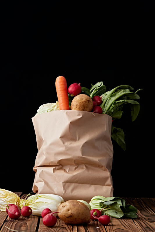 一堆农场新鲜采摘蔬菜图片