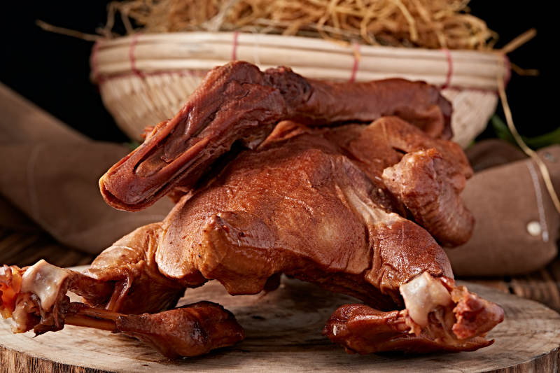 烟熏卤味大鹅肉图片