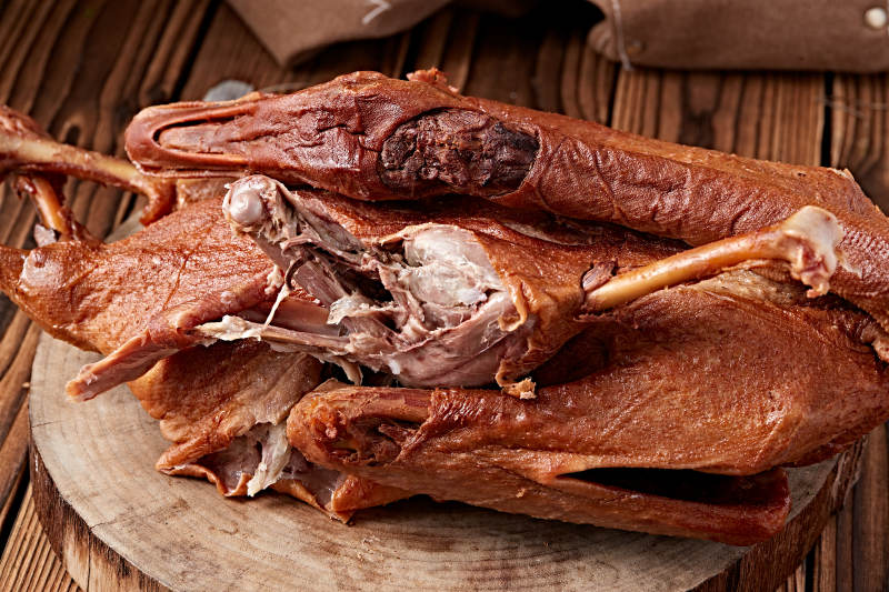 烟熏卤味大鹅肉图片