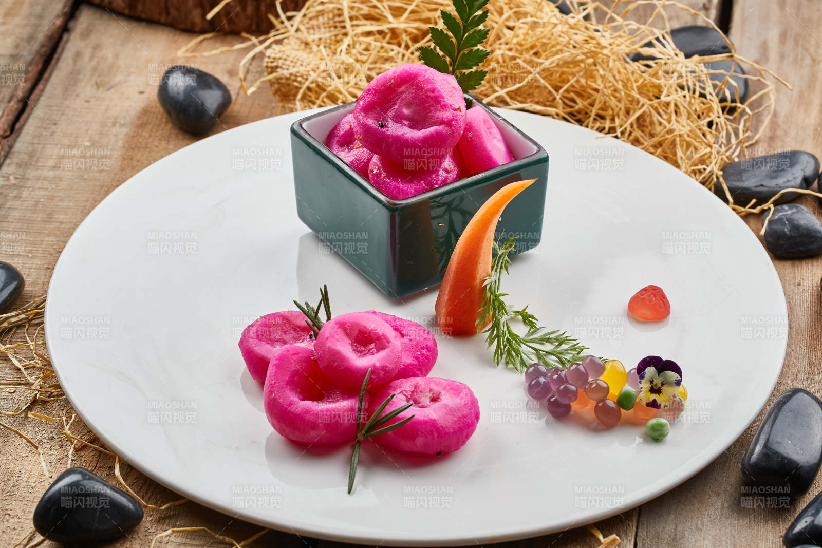 火龙果汁鱼泥糕图片