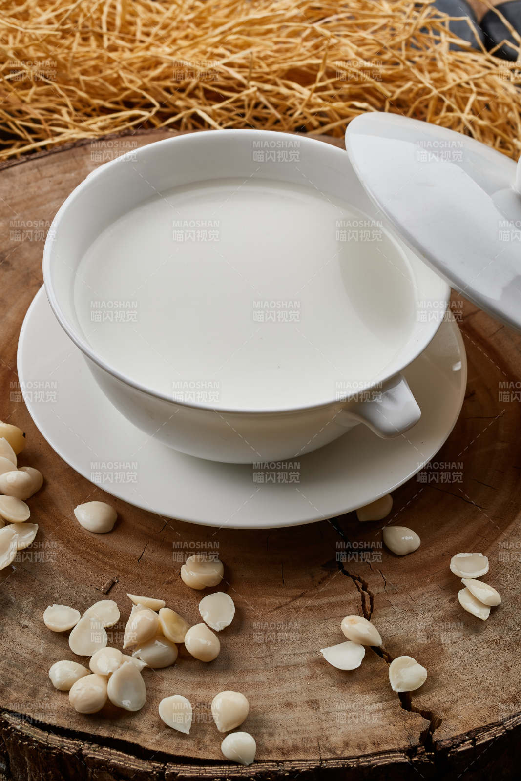 茶餐杏仁茶图片