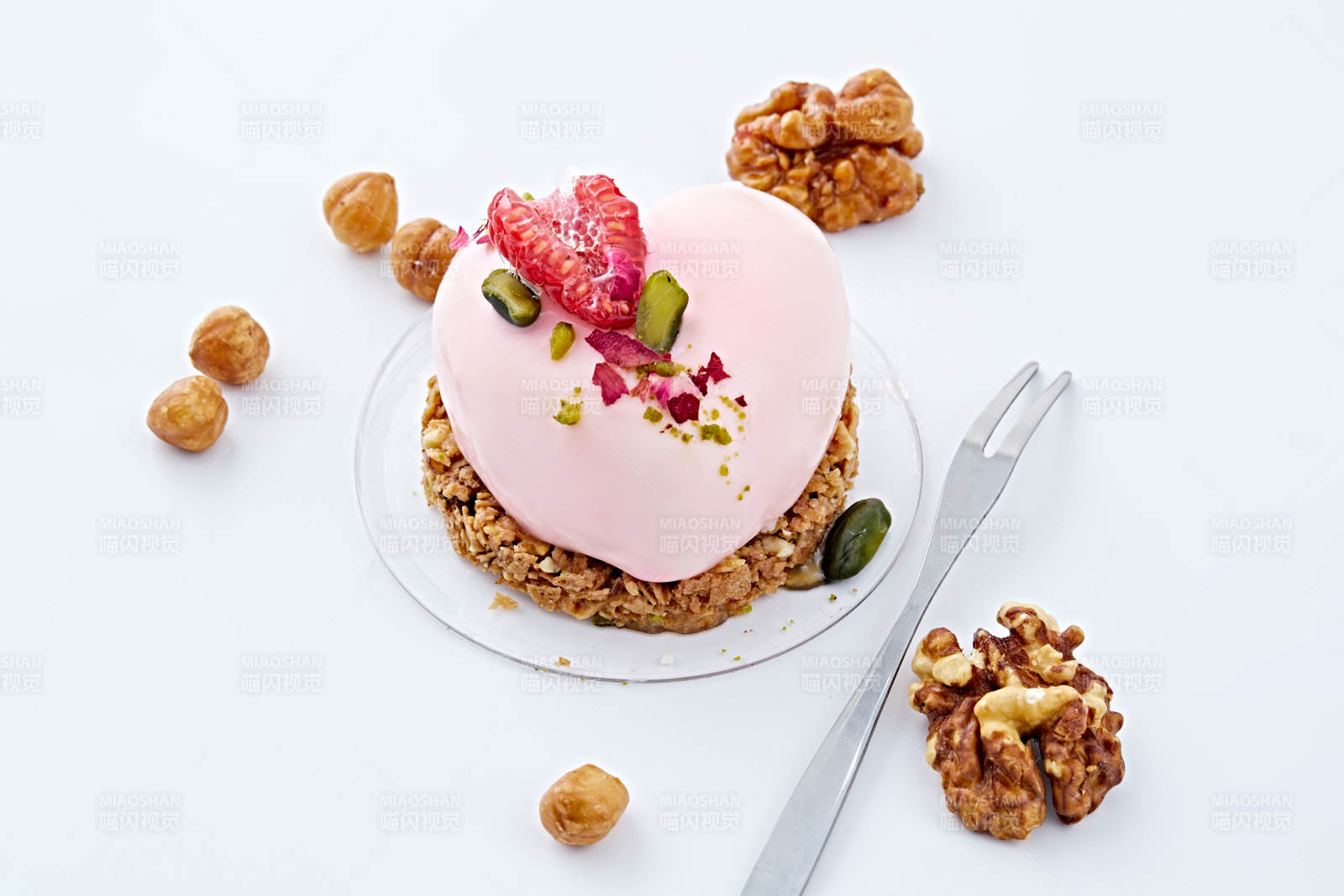 制作精美的法式小甜品蛋糕图片